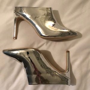 Size 8 NWOT Silver Pointed Mule Heels
